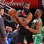 NBA季后赛：火箭队惊险胜利逼迫比赛七场大战的简单介绍