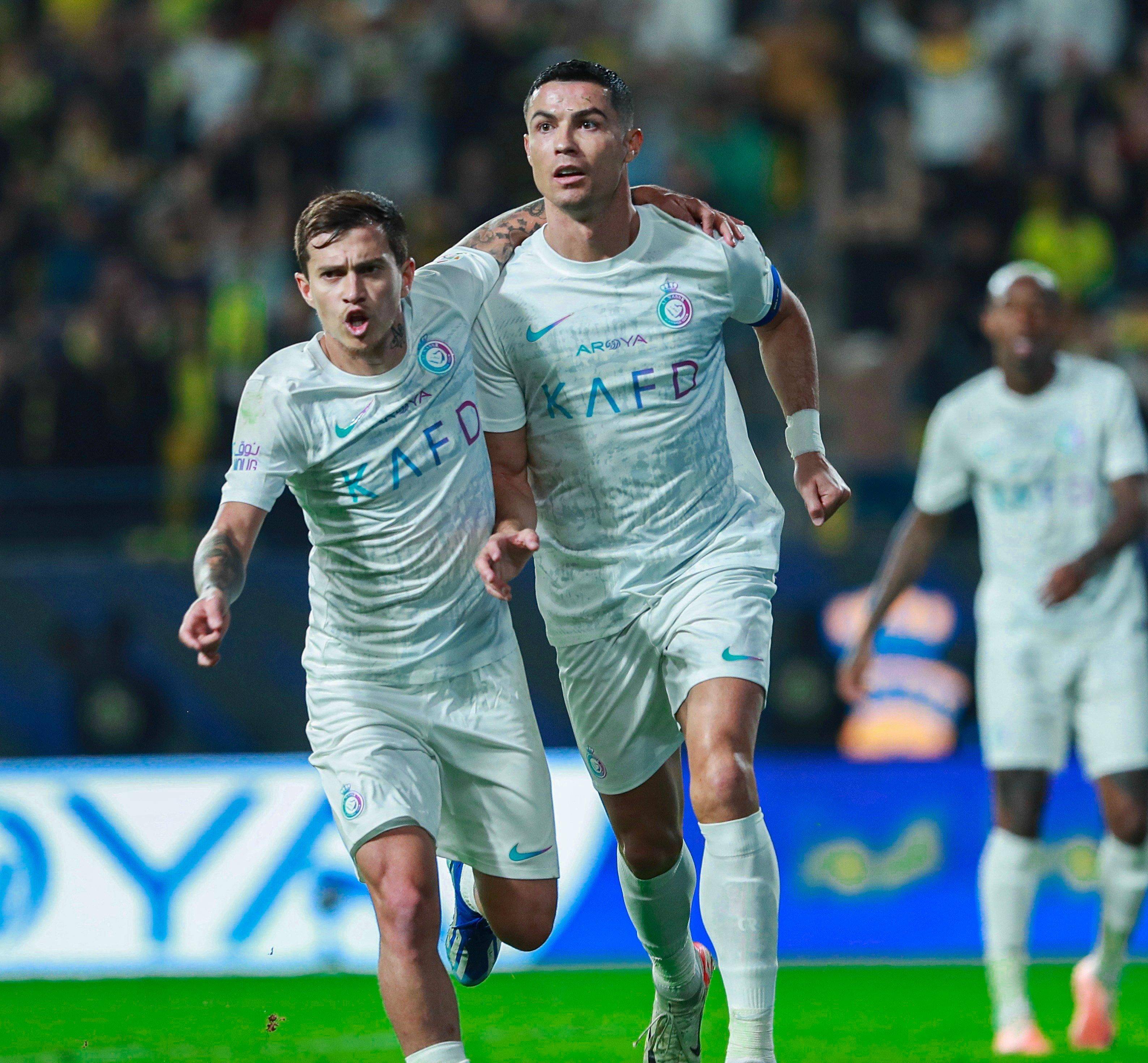 C罗回归赛场，关键助攻首场状态亮眼，C9观众沸腾！的简单介绍